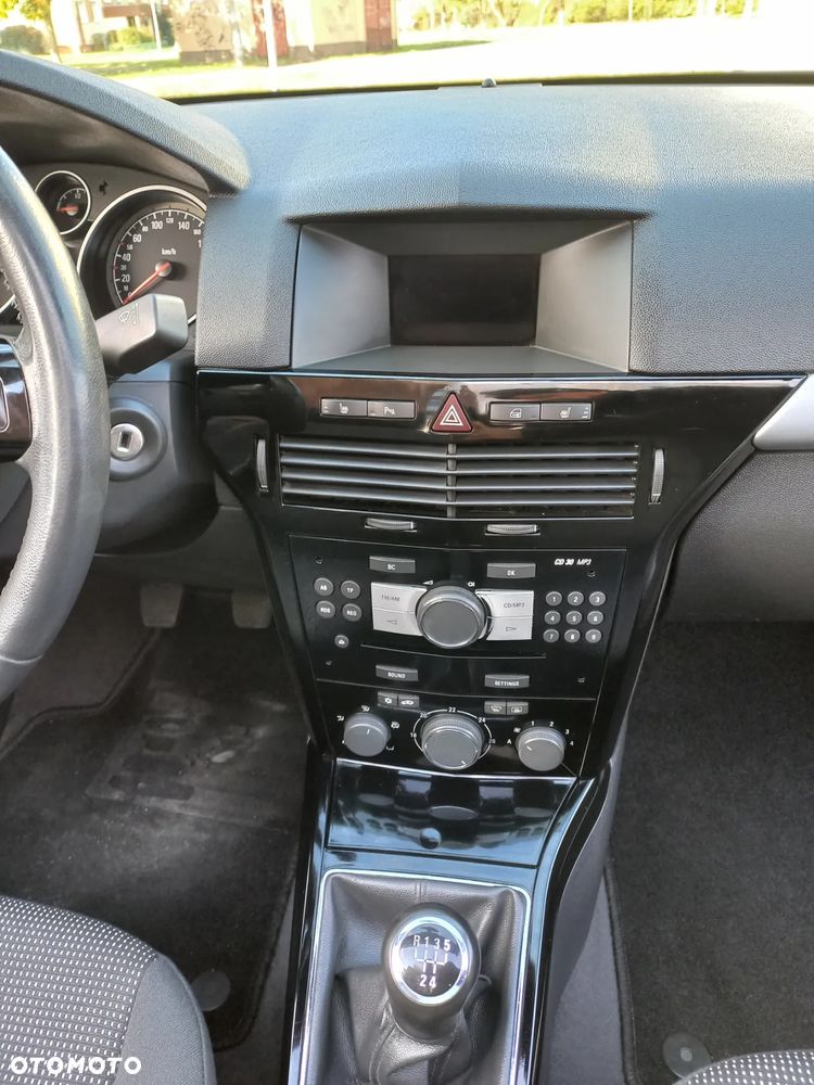 Opel Astra 1.8 Edition 111 Jahre - 18