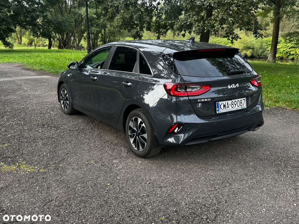 Kia Ceed - 11