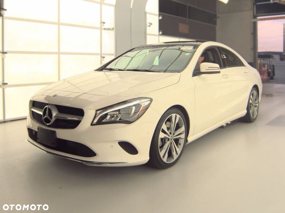 Mercedes-Benz CLA 250 4Matic 7G-DCT - 2
