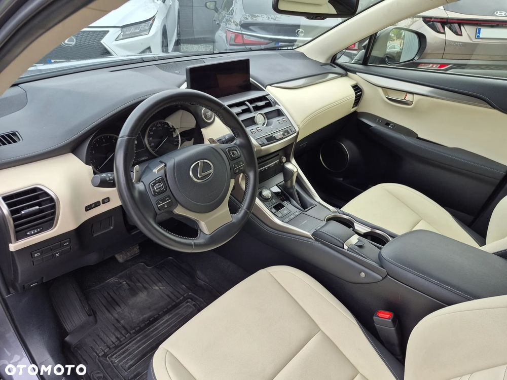 Lexus NX 300 F Impression AWD - 18