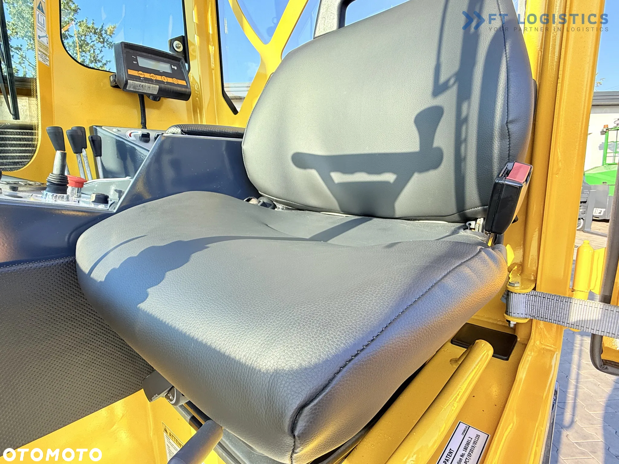 Combilift C5000 / DIESEL / TRIPLEX 6000MM / WOLNY SKOK / POZYCJONER WIDEŁ / WBUDOWANA WAGA / OGRZEWANIE / PEŁNA KABINA / STAN IDEALNY / zeroka oferta wózków czterokierunkowych i bocznych, dopasowanych do różnorodnych potrzeb i zastosowań - 31