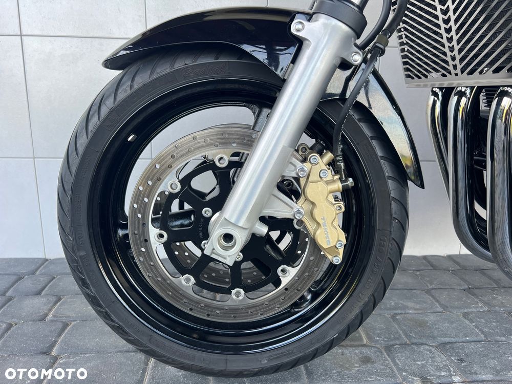 Suzuki GSX - 16