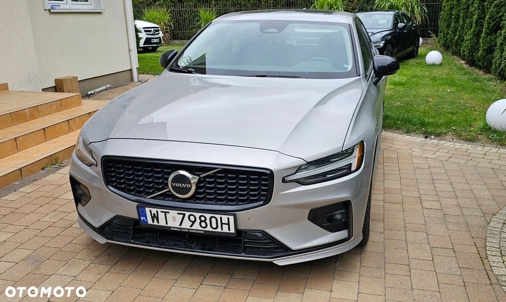 Volvo S60 B5 B AWD Ultimate Dark - 4