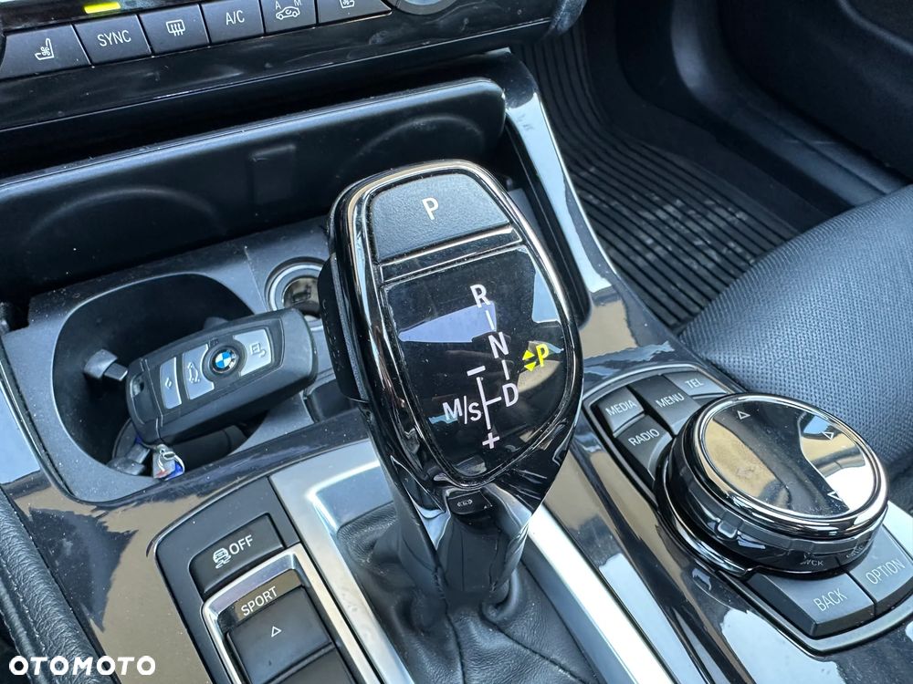 BMW Seria 5 530d xDrive Luxury Line - 34