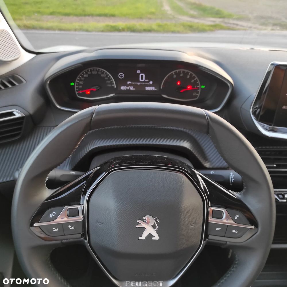 Peugeot 208 - 22