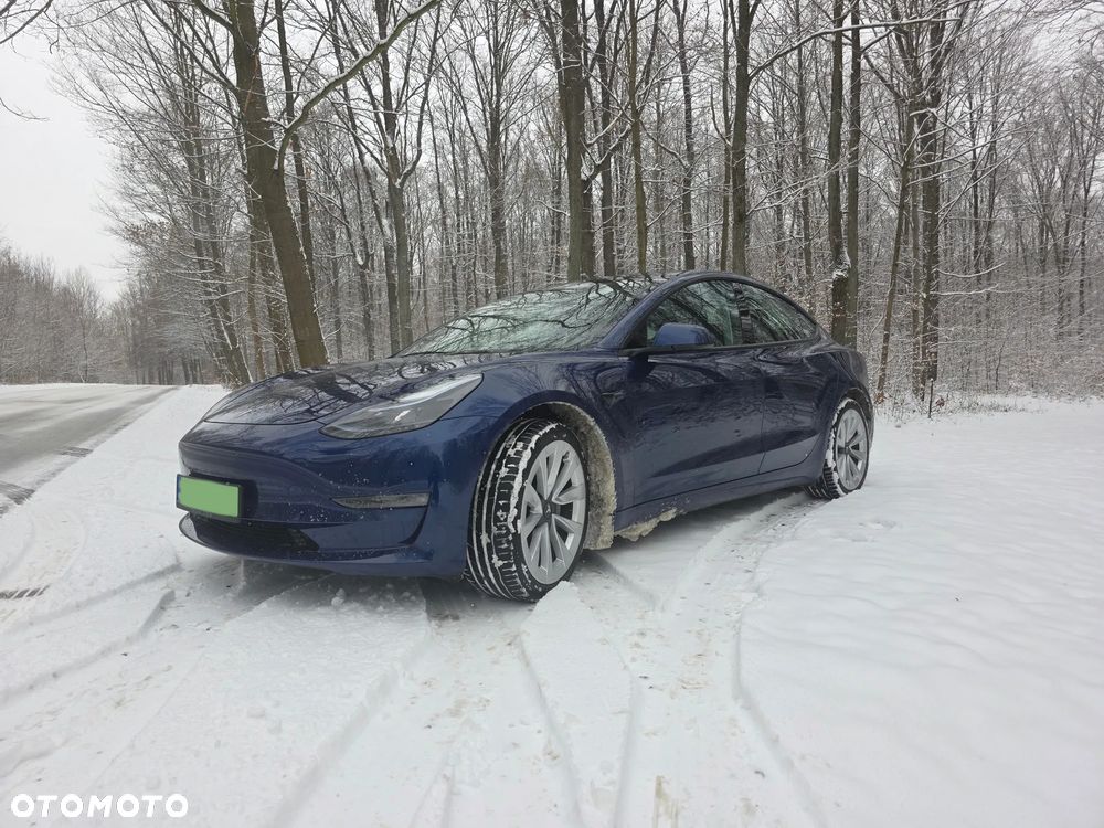 Tesla Model 3 - 3