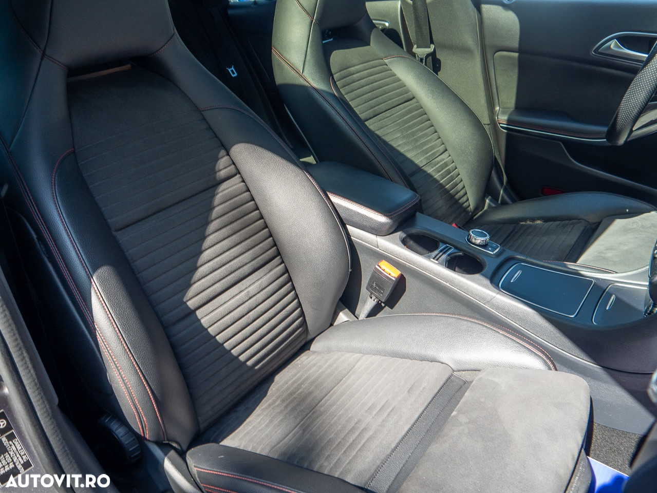 Mercedes-Benz CLA 180 7G-DCT AMG Line - 11