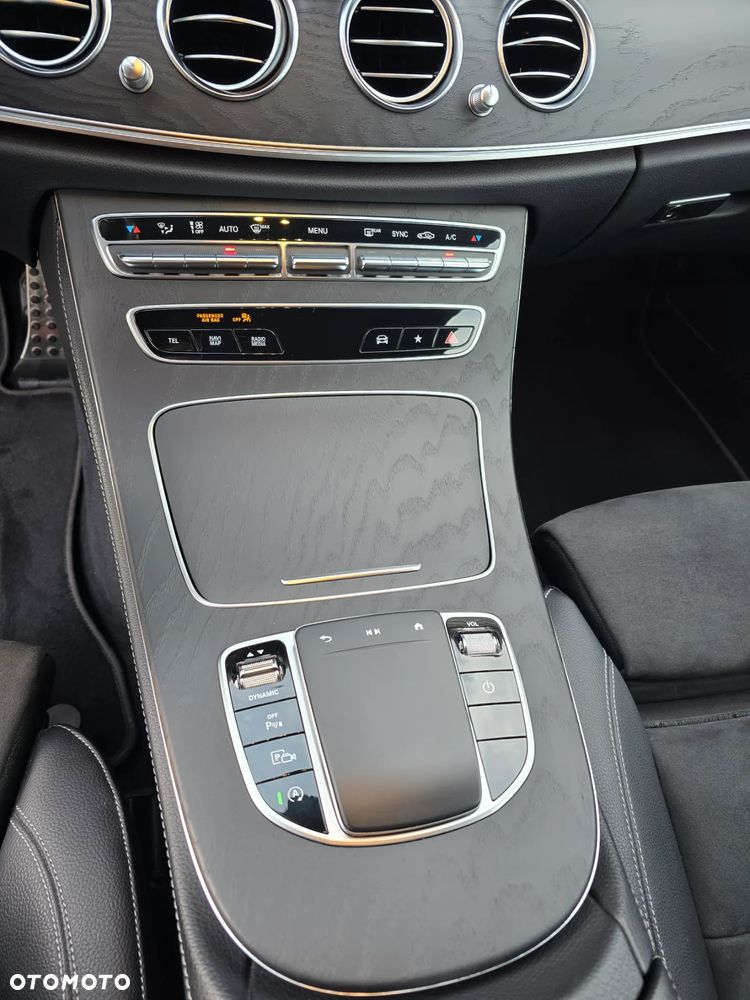 Mercedes-Benz Klasa E 220 d 9G-TRONIC AMG Line - 20