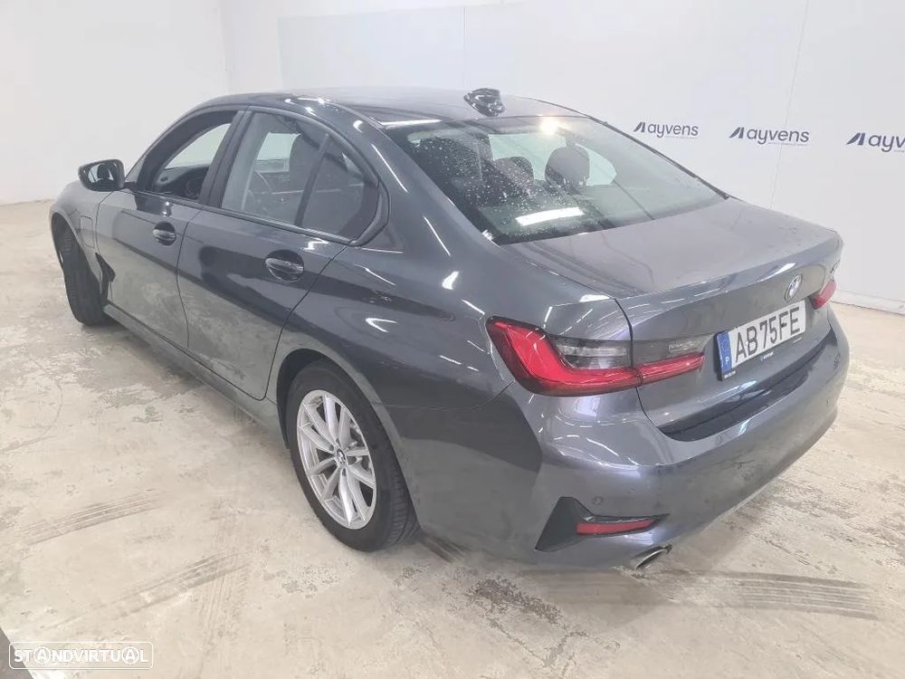 BMW 330 - 2