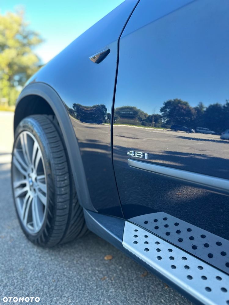 BMW X5 4.8i - 6