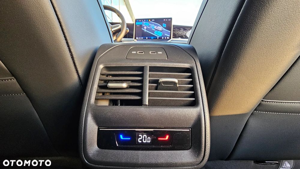 Volkswagen Passat - 32