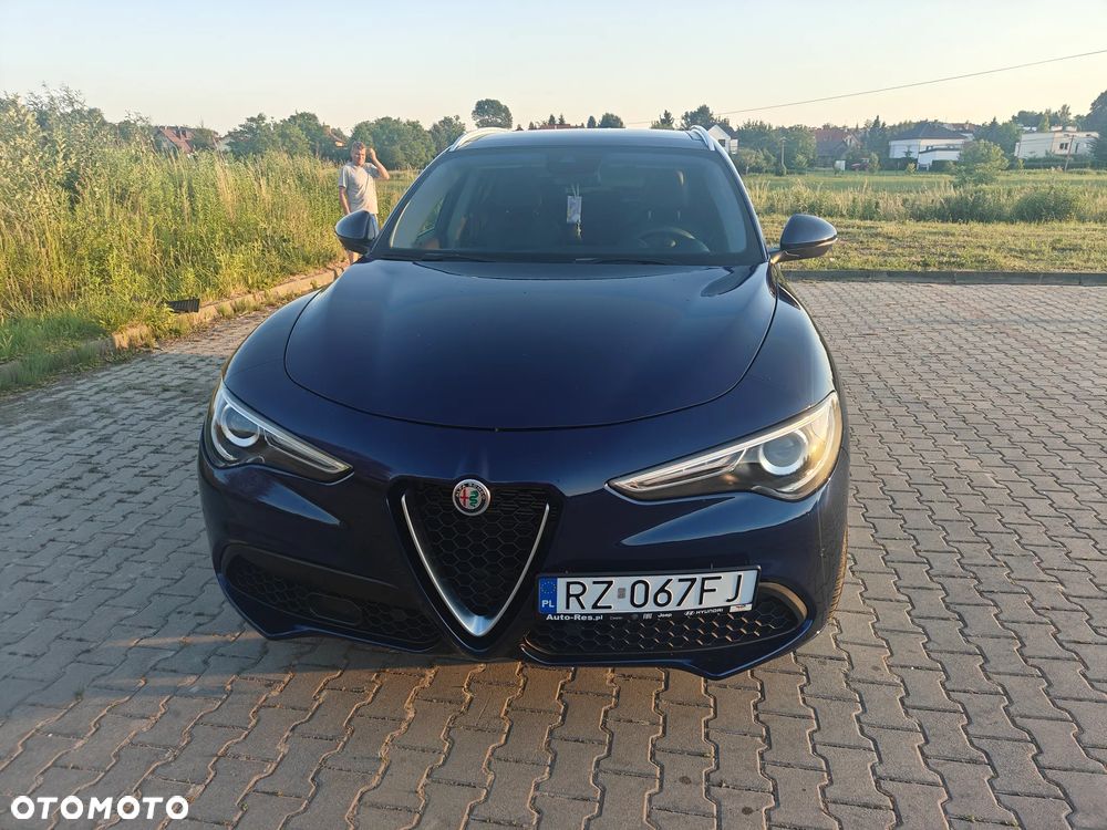 Alfa Romeo Stelvio 2.0 Turbo 16V AT8-Q4 Ti - 2