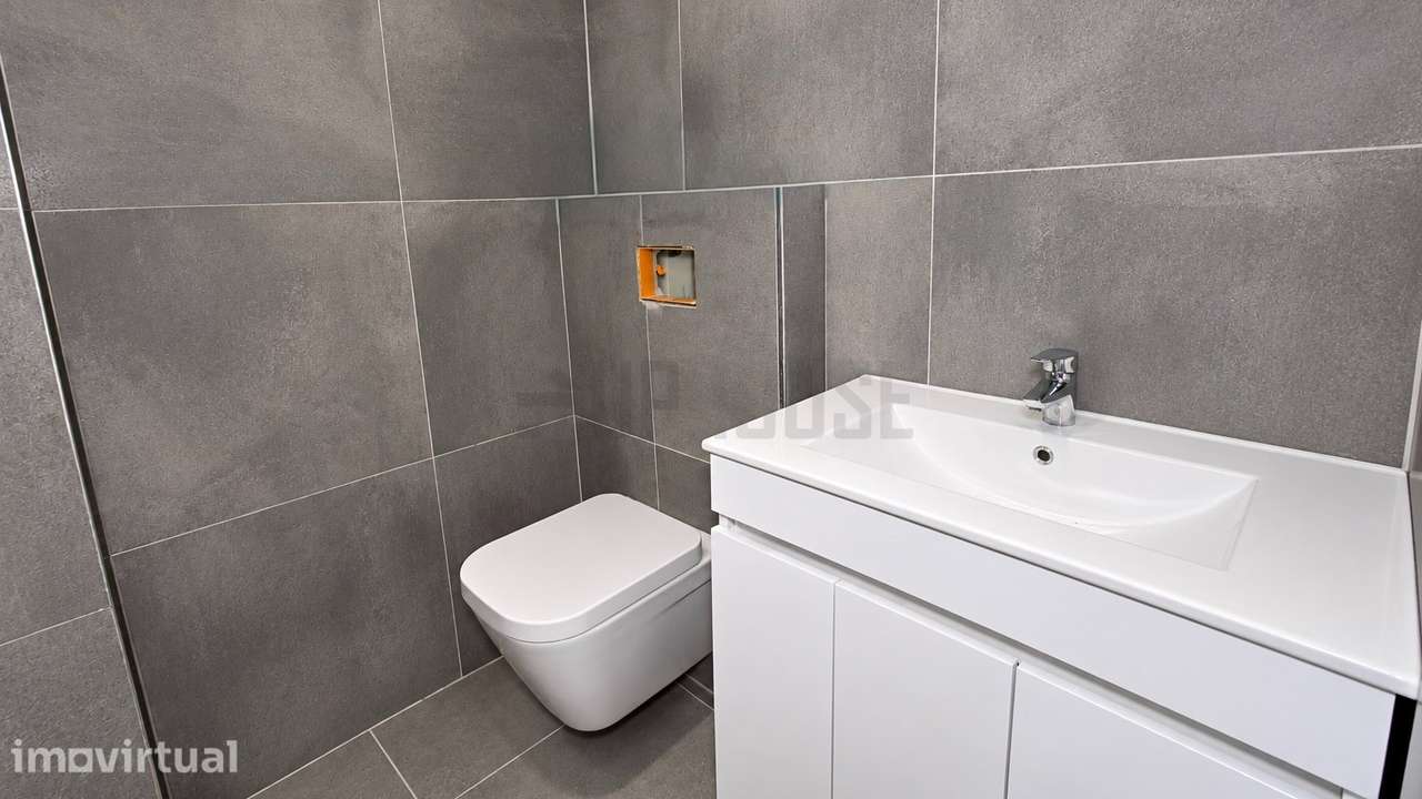 Apartamento T2+2 Remodelado em Gumirães - Grande imagem: 3/14