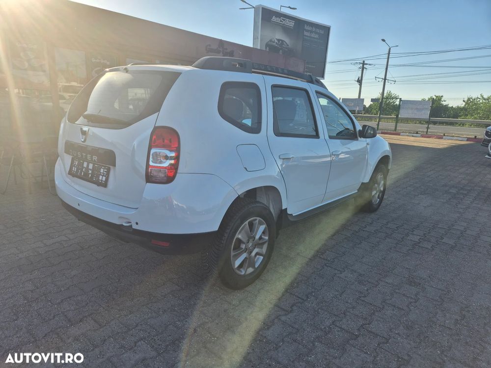 Dacia Duster 1.6 4x2 Laureate - 4