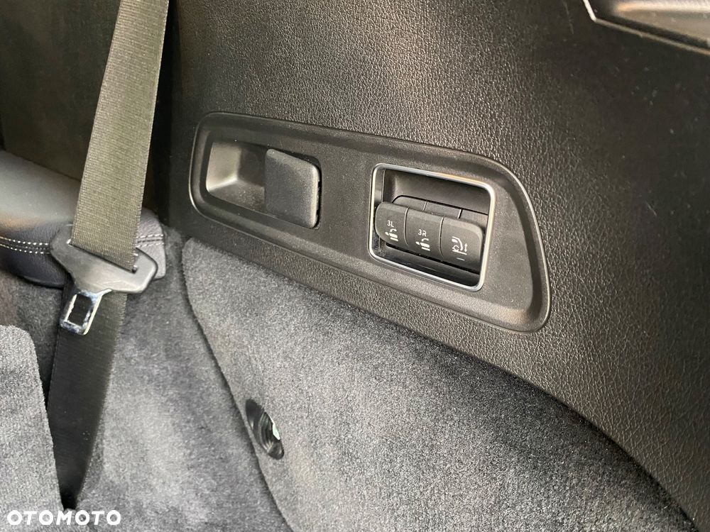 Mercedes-Benz GLS - 32