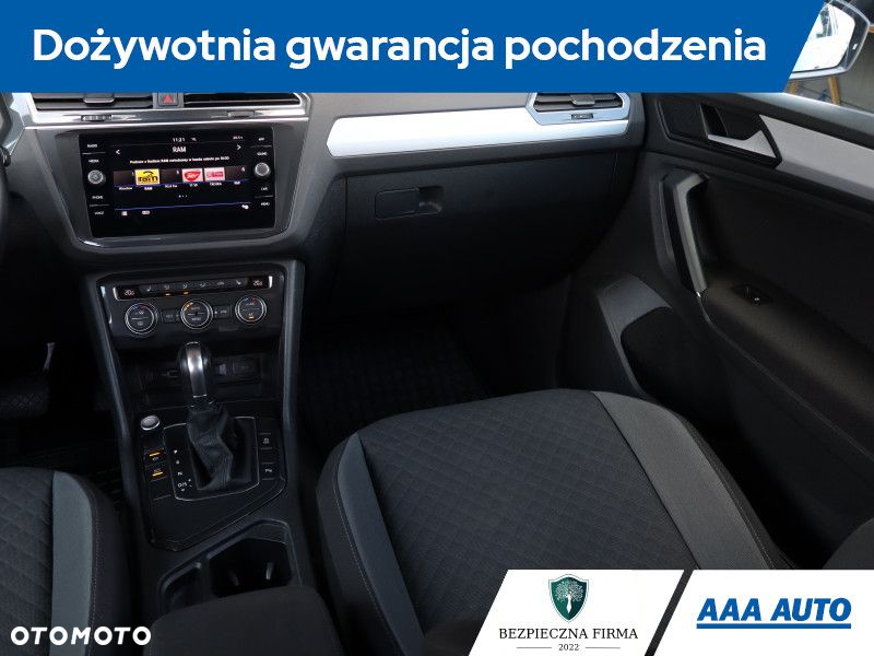 Volkswagen Tiguan - 9