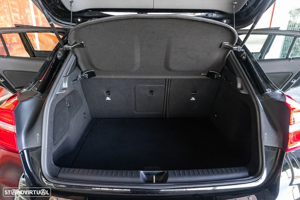 Mercedes-Benz GLA 180 d AMG Line - 19