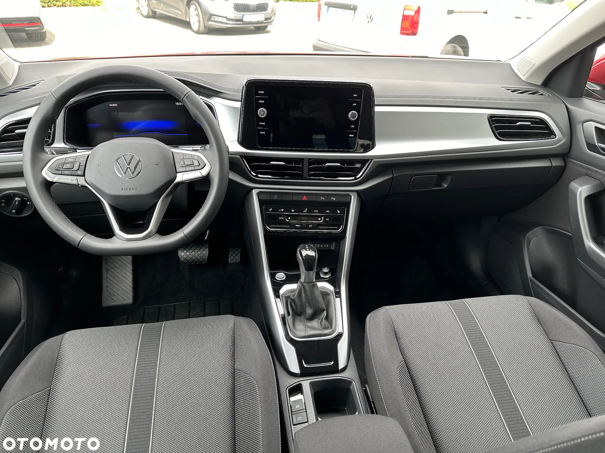 Volkswagen T-Roc - 17