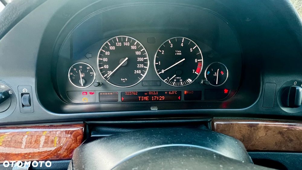 BMW Seria 5 - 10