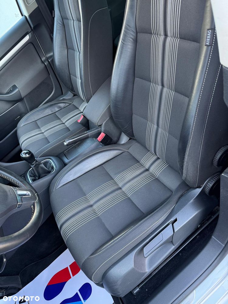 Volkswagen Golf 1.6 TDI DPF BlueMotion Technology MATCH - 19