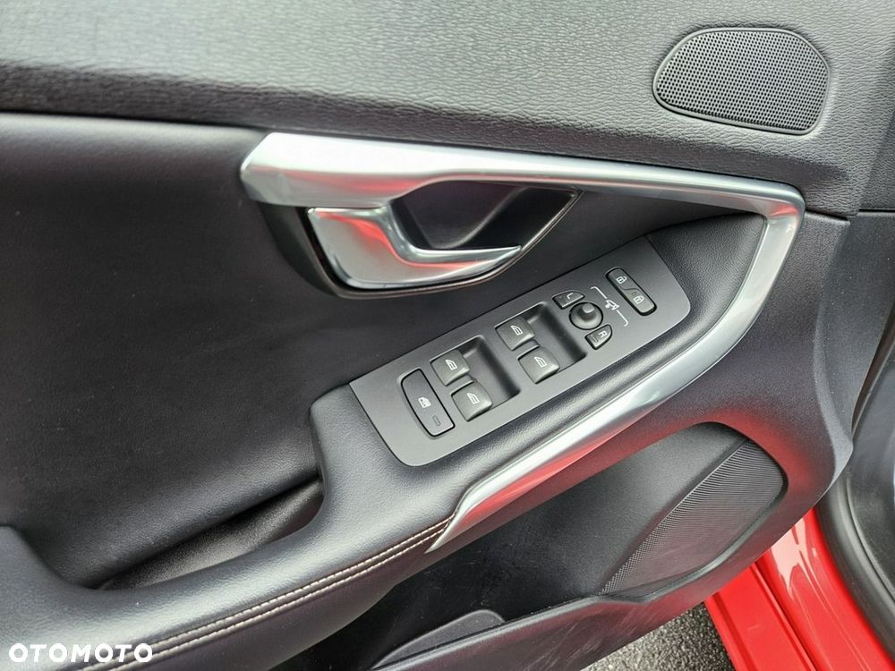Volvo V40 D2 R-Design Momentum - 18