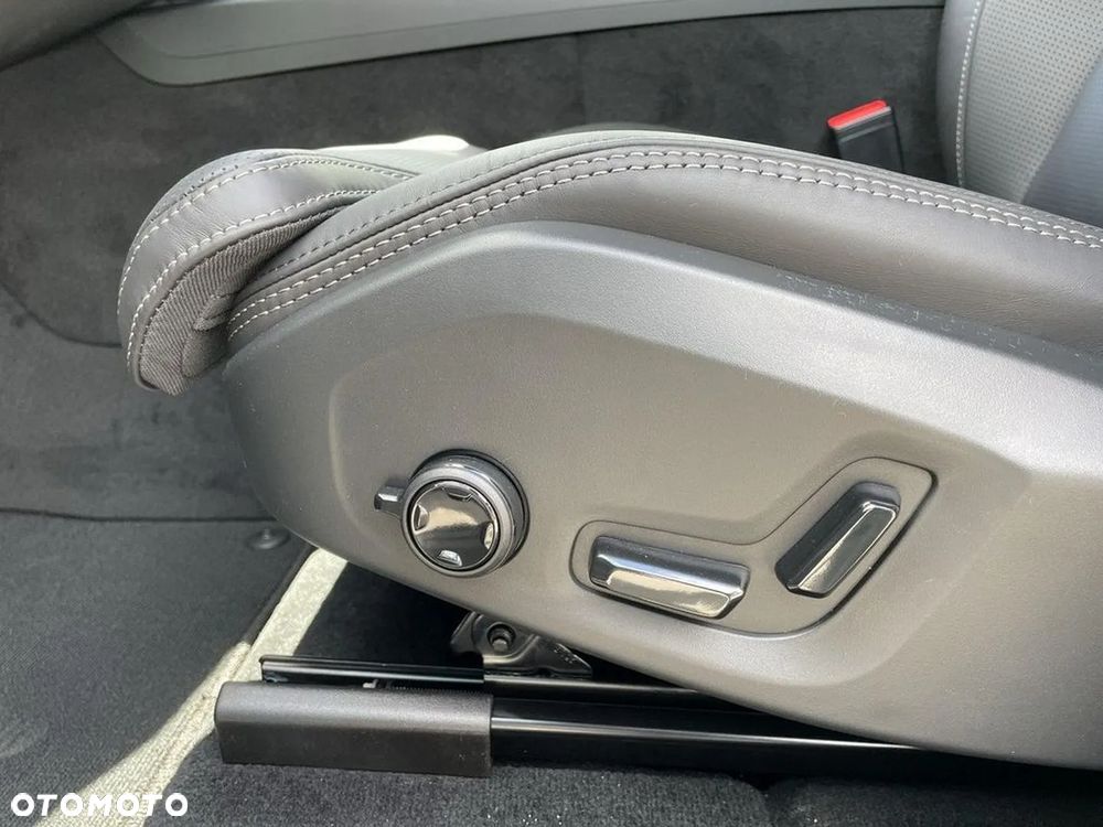 Volvo XC 60 B5 B AWD Ultra Black Edition - 14