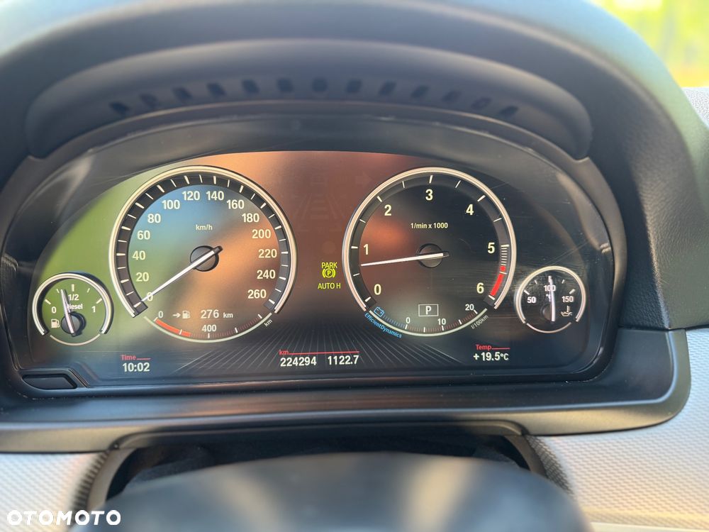 BMW Seria 5 535d xDrive - 24