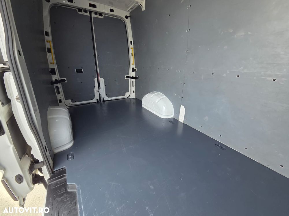 Volkswagen New Crafter L3H2 - 16