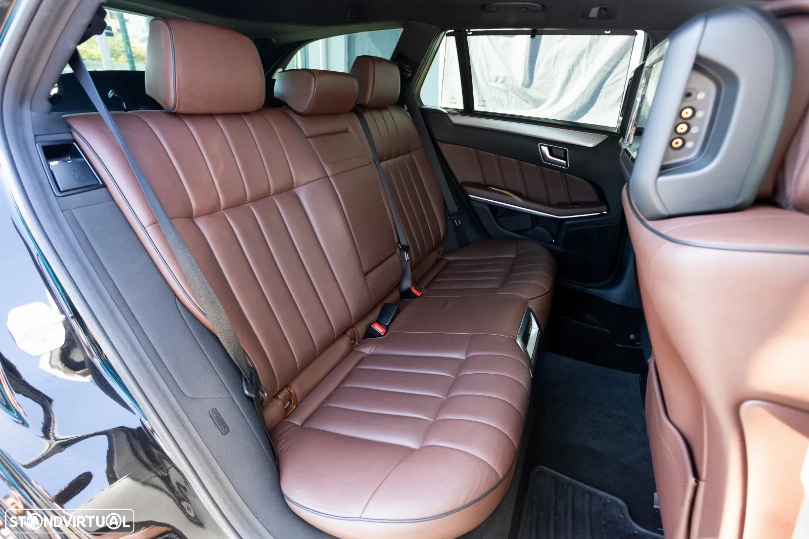 Mercedes-Benz E 350 BlueTEC Avantgarde 4-Matic - 39