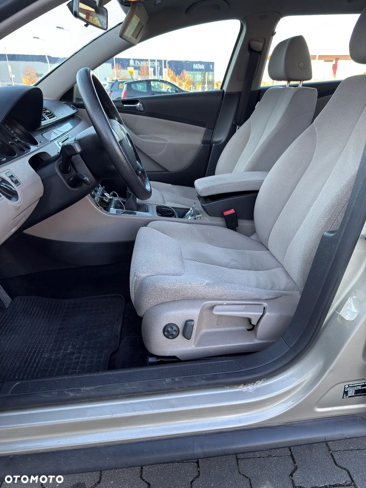Volkswagen Passat 1.9 TDI Comfortline - 5