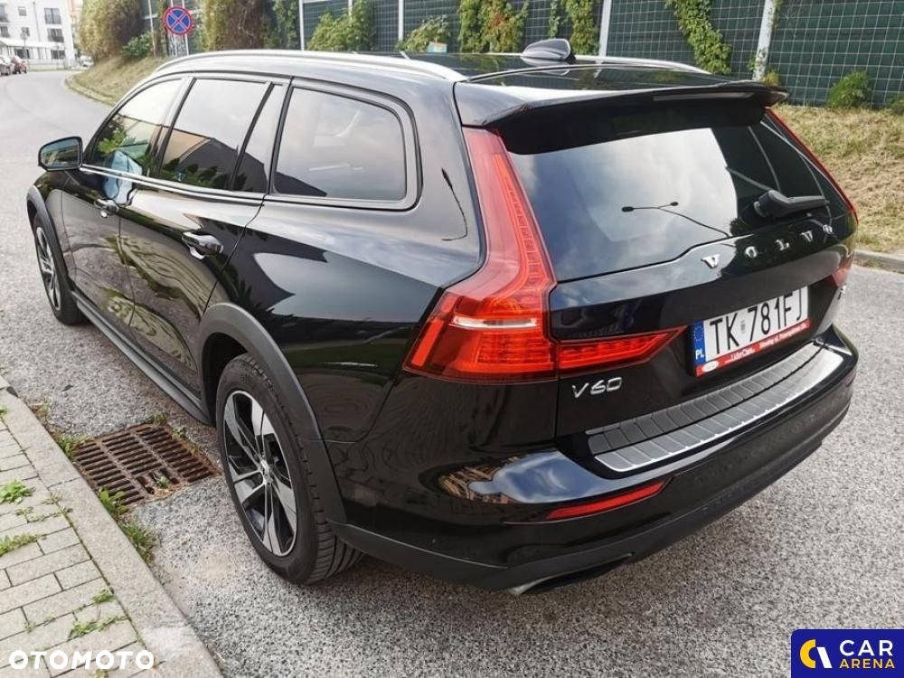 Volvo V60 Cross Country - 5