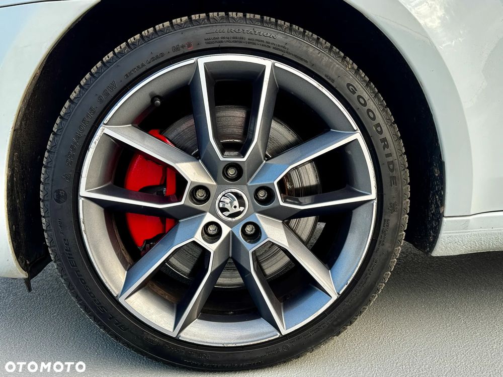 Skoda Octavia 2.0 TDI RS - 10