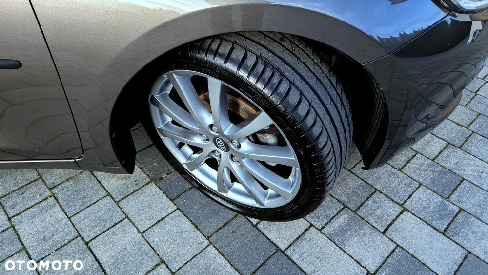 Kia Ceed 1.6 GDI ISG Dream-Team Edition - 32