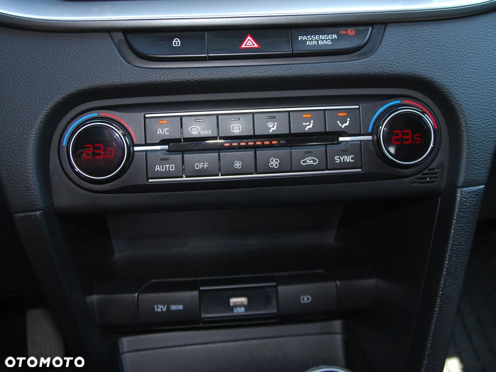 Kia Ceed - 27