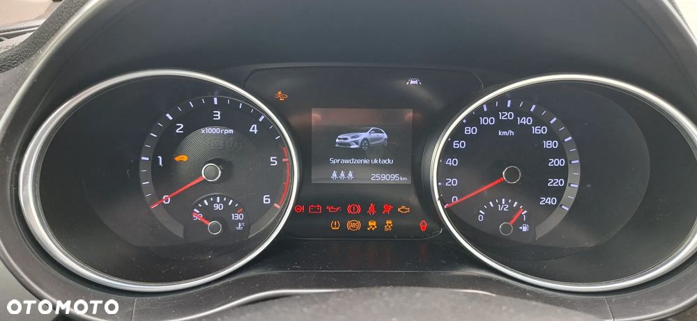 Kia Ceed - 8