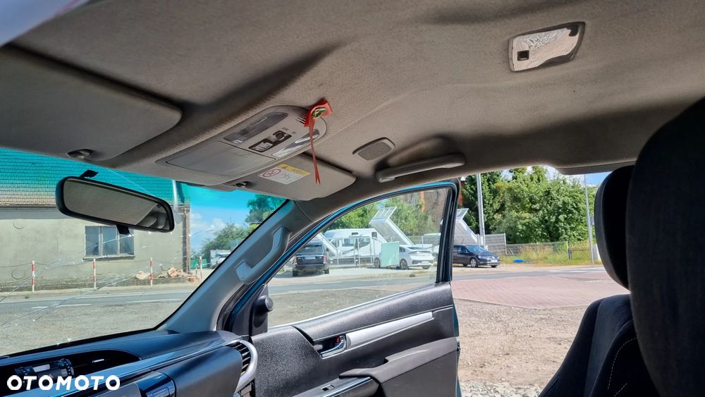 Toyota Hilux 4x4 Double Cab Autm Executive - 33