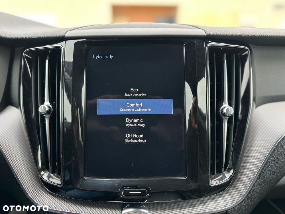 Volvo XC 60 D4 Geartronic RDesign - 38