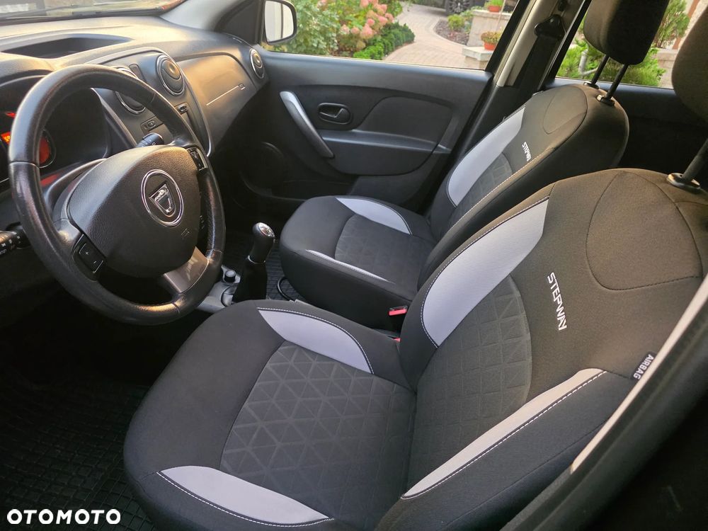 Dacia Sandero - 32