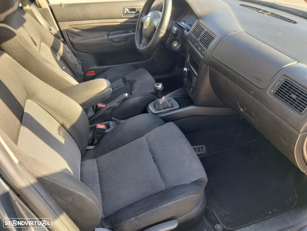 VW Golf 1.9 TDi Highline - 3