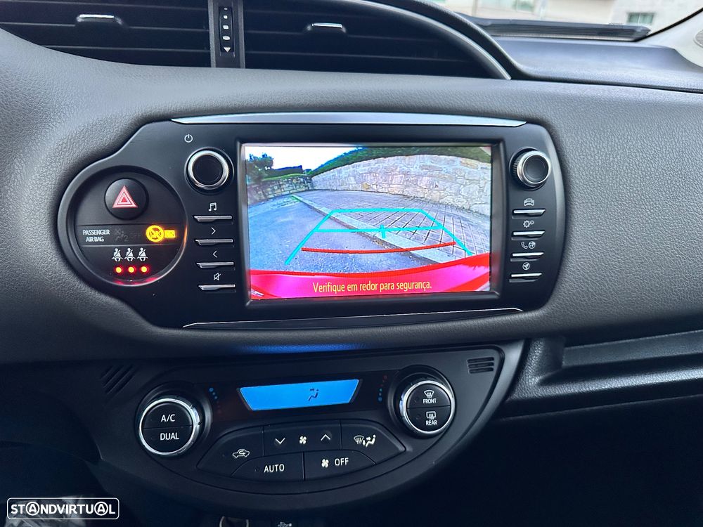 Toyota Yaris 1.5 HSD Active - 46