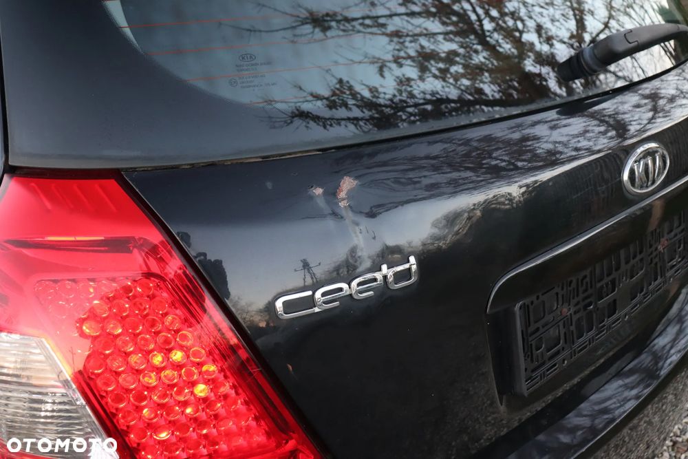 Kia Ceed - 15