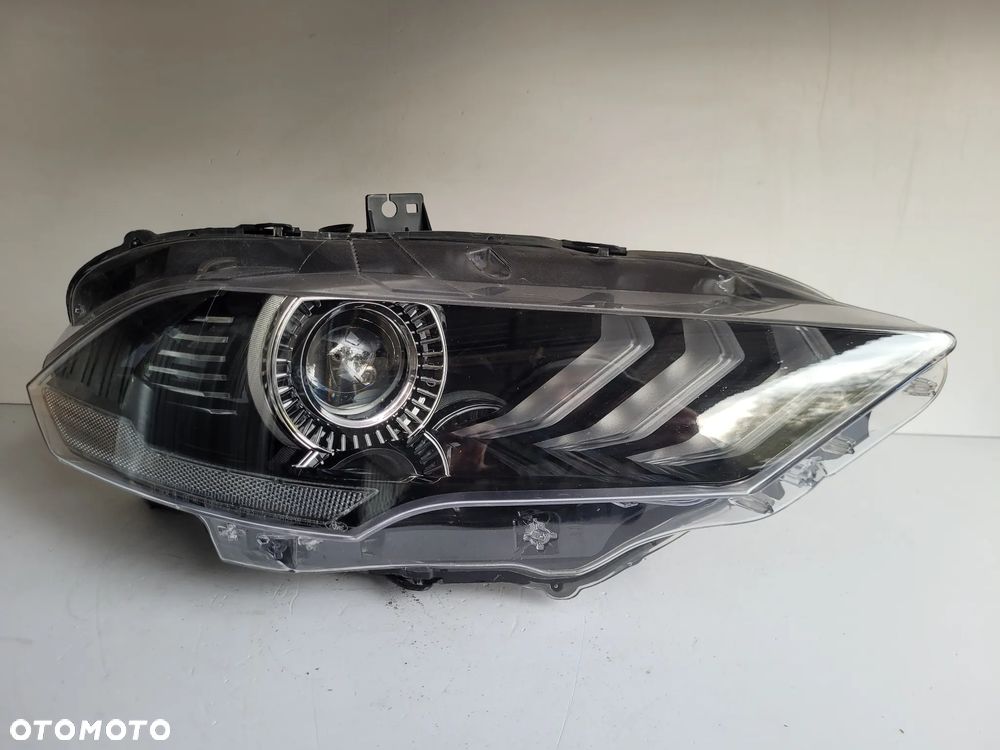 Ford Mustang VI lift lampa przod prawa full led