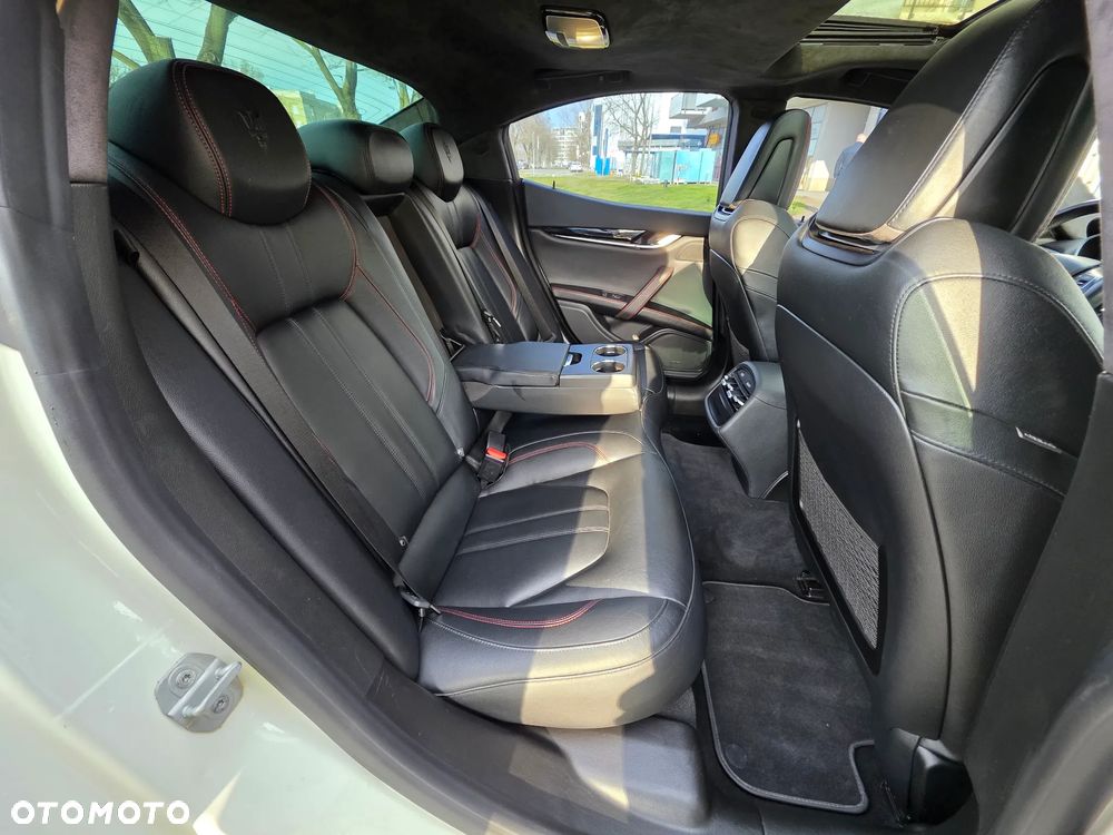Maserati Ghibli S GranSport - 33