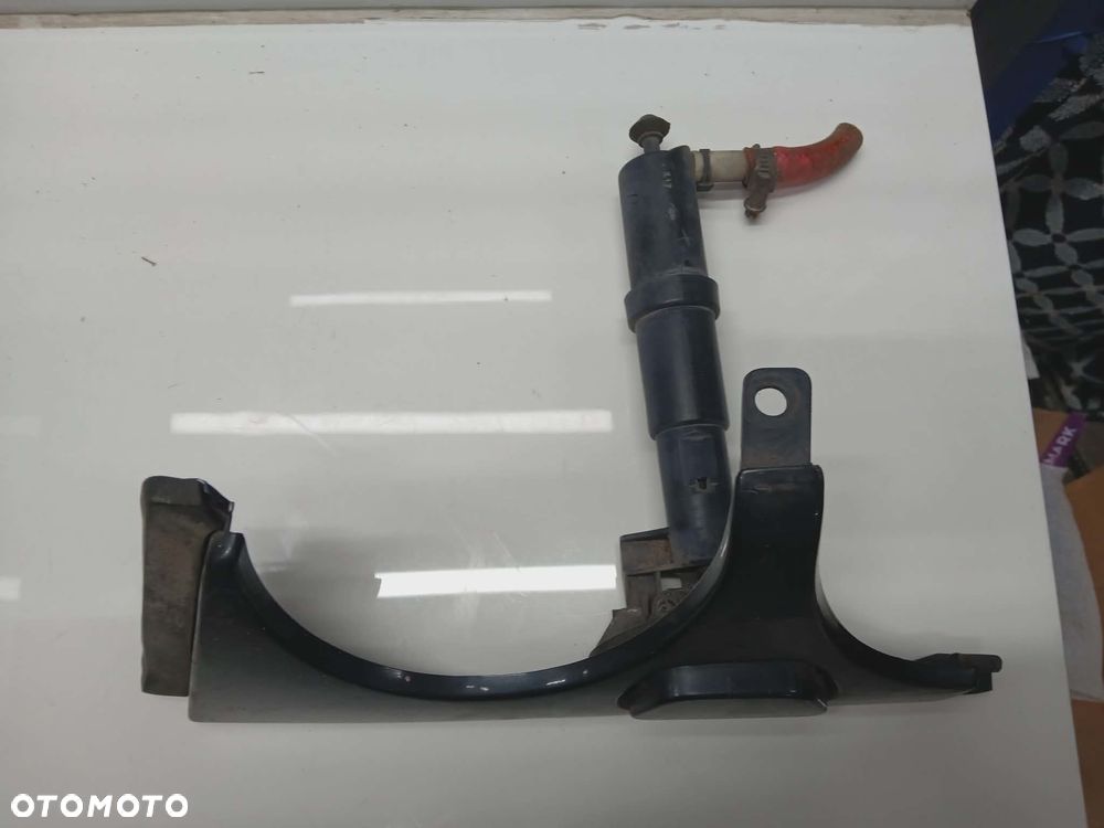 LISTWA PRAWA POD LAMPE SPRYSKIWACZ PRAWY LAMP MERCEDES W210 2108200312 - 2