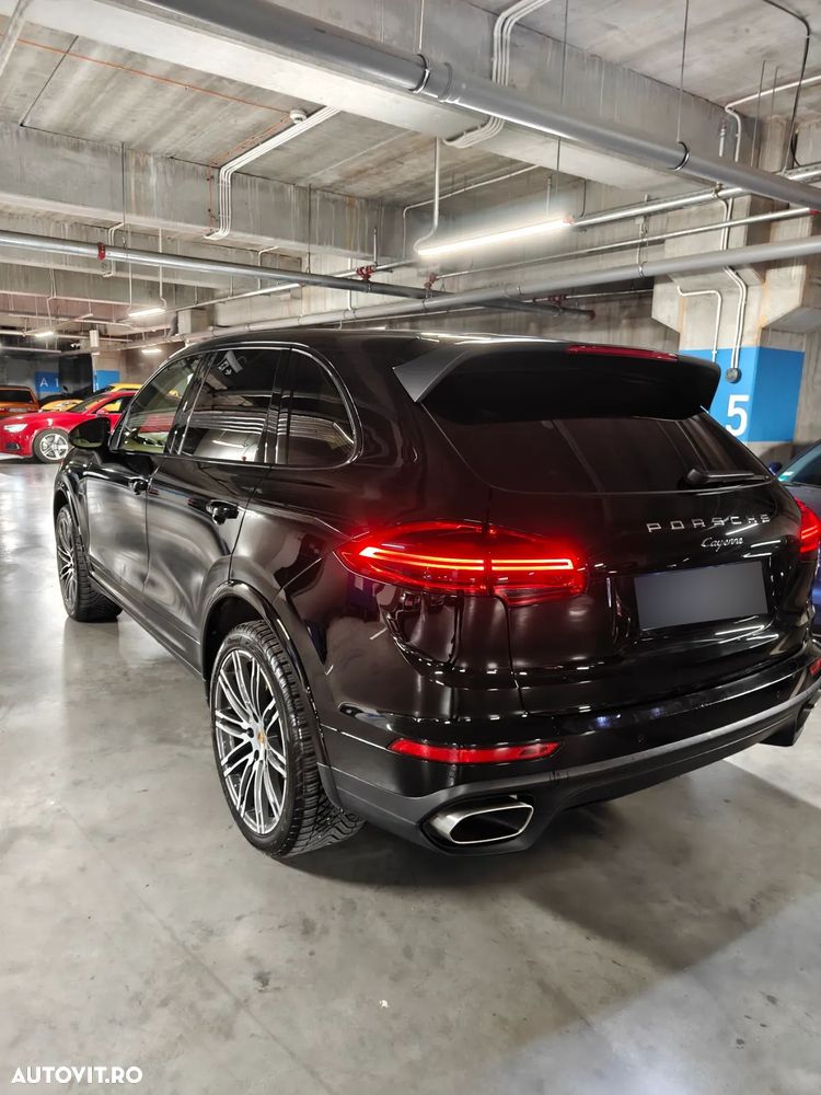 Porsche Cayenne 3.0 L - 1