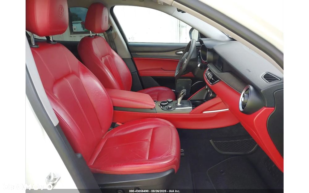 Alfa Romeo Stelvio - 7