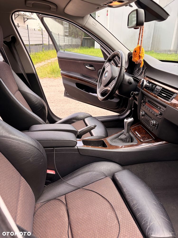 BMW Seria 3 320i - 12