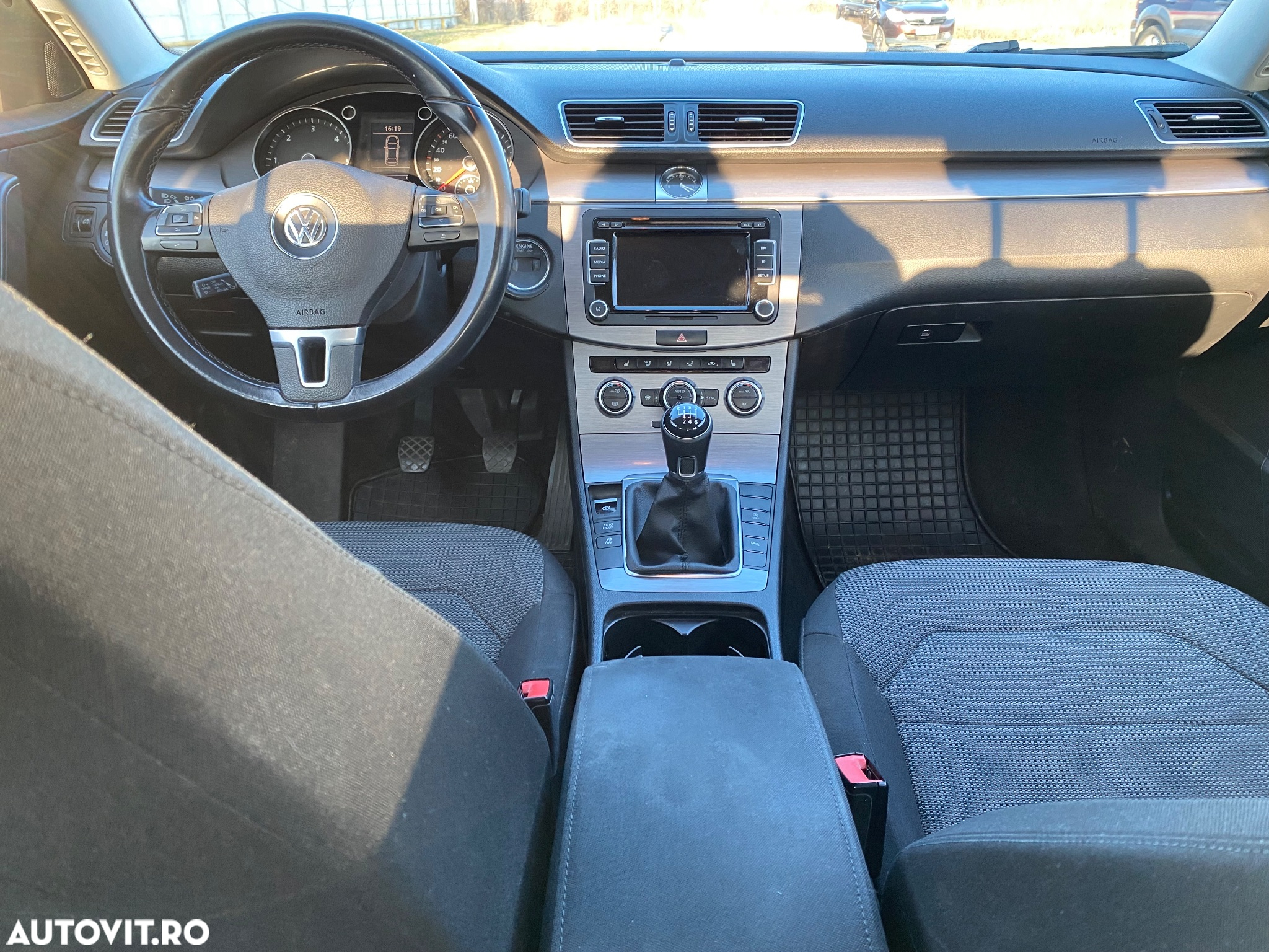 Volkswagen Passat 2.0 TDI BlueMotion Tehnology 4Motion Comfortline - 15