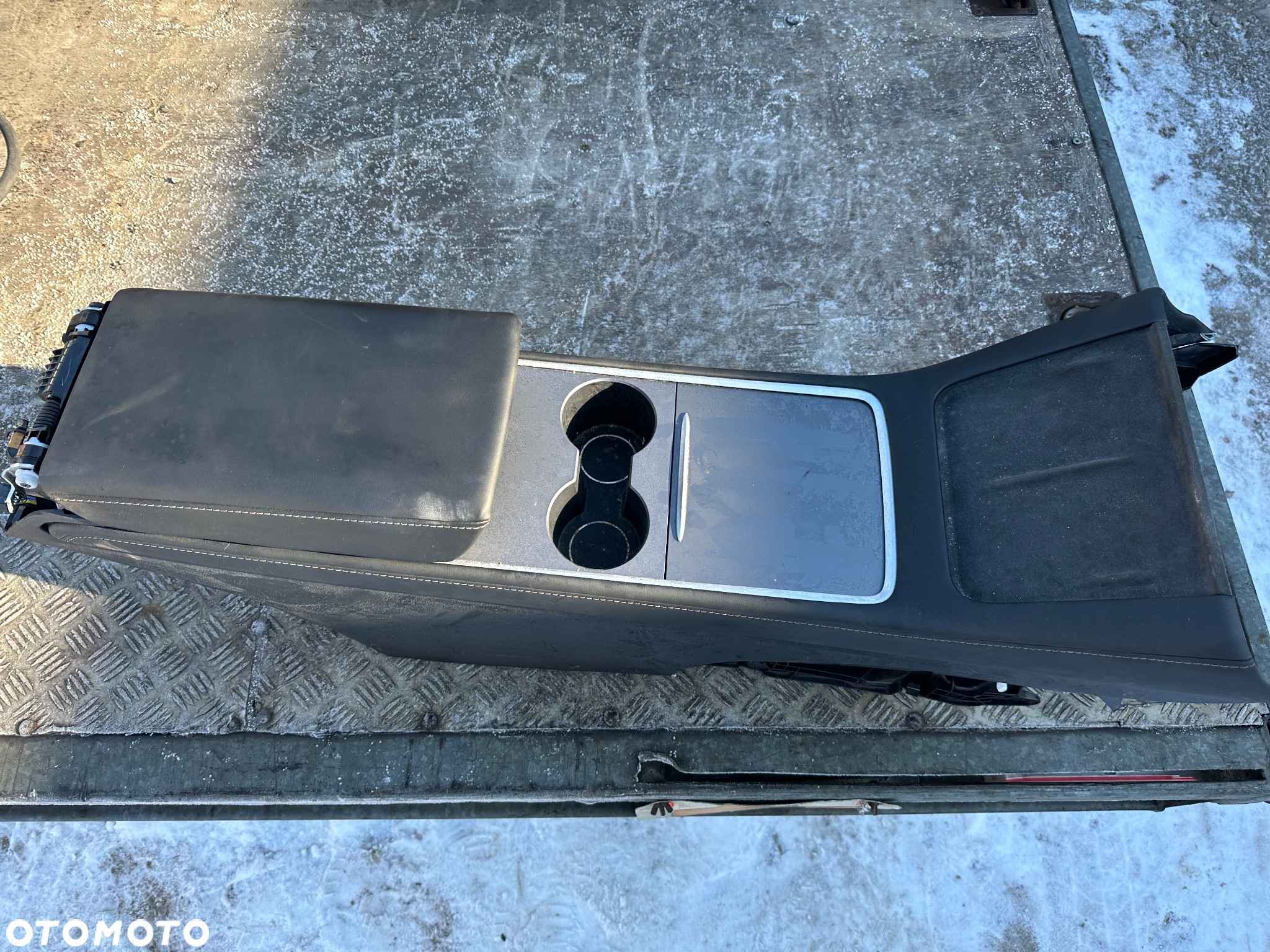 Tunel środkowy TESLA MODEL 3 2020r. - 7