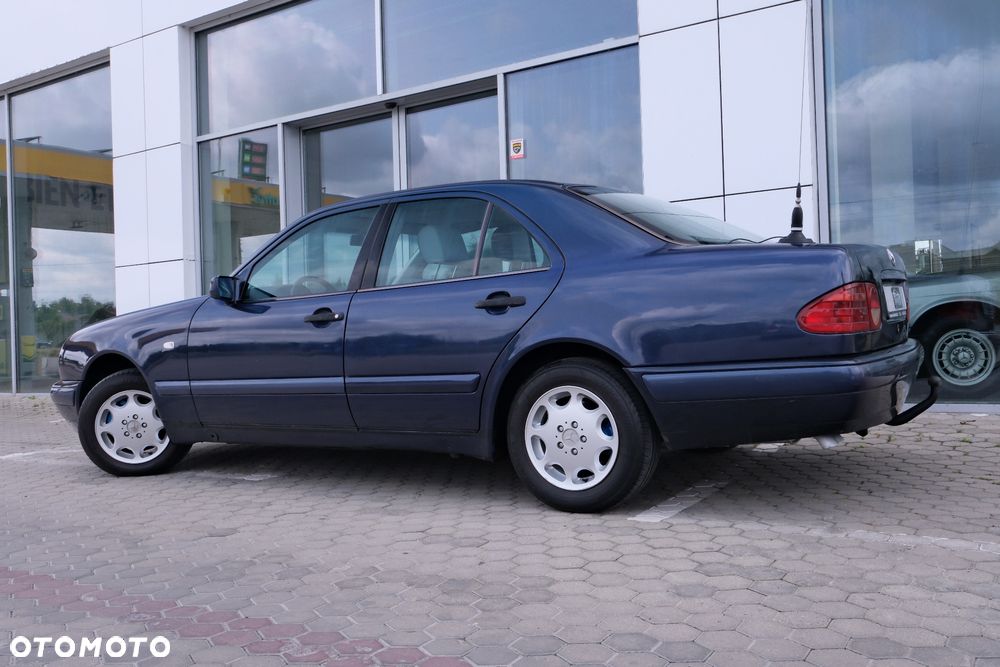 Mercedes-Benz Klasa E 200 CDI Classic - 6